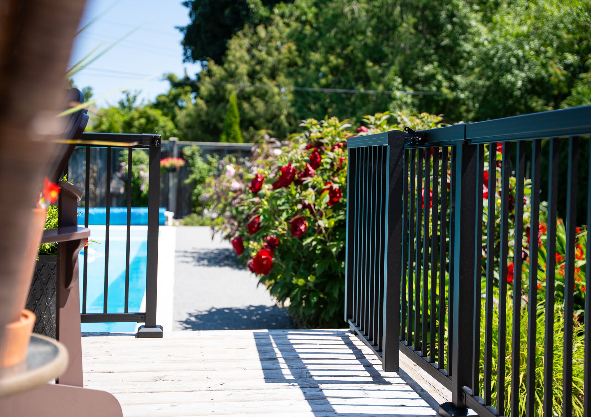 Aluminum gate