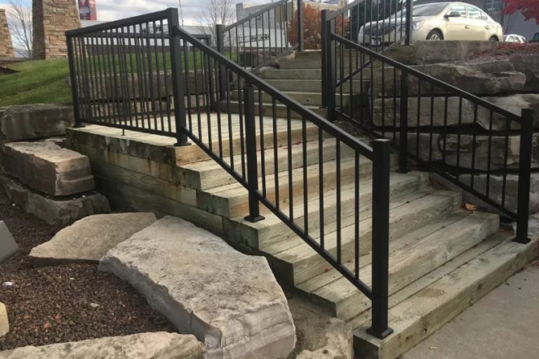 3 Cost Advantages of Aluminum Railing Systems