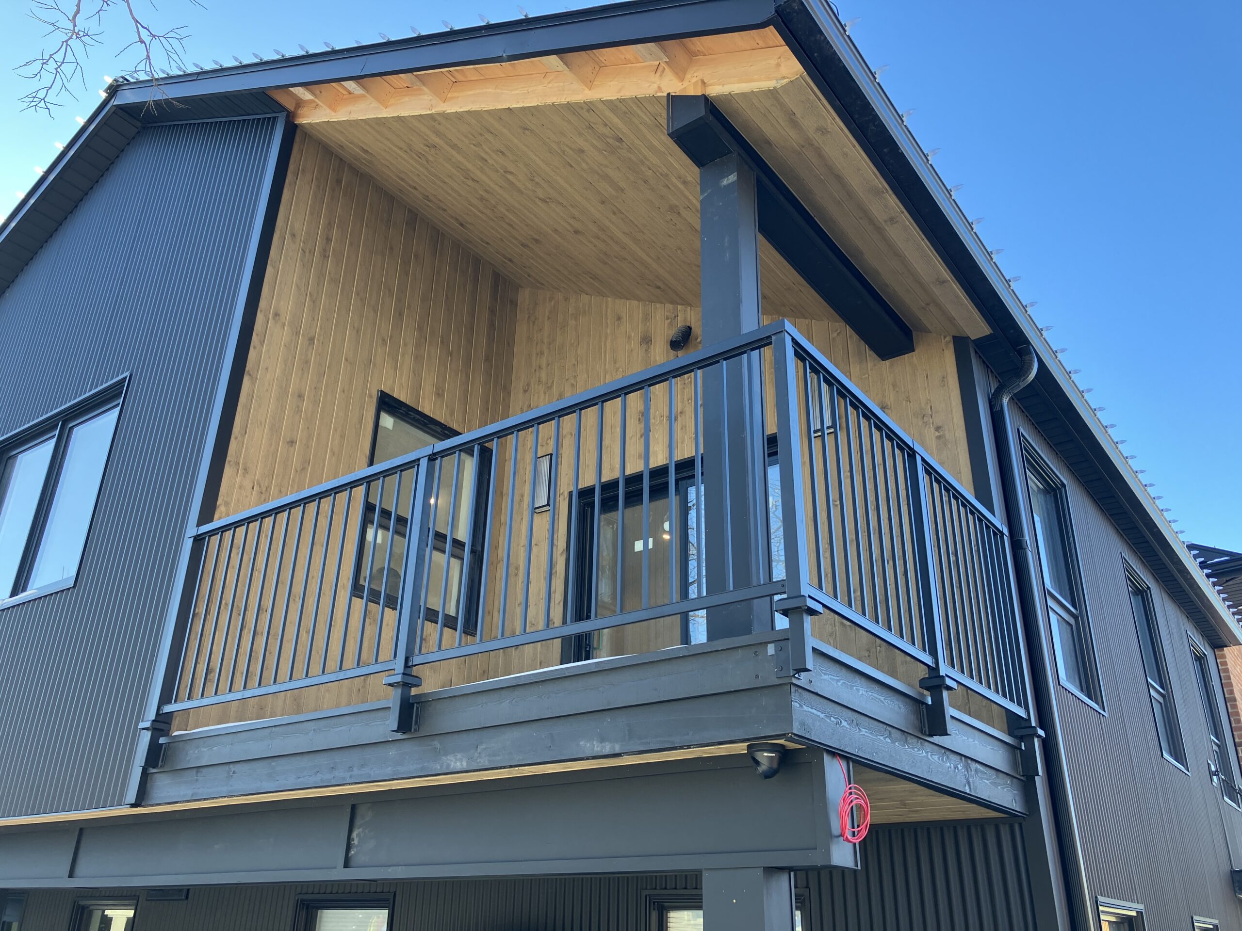 Fascia mounting bracket