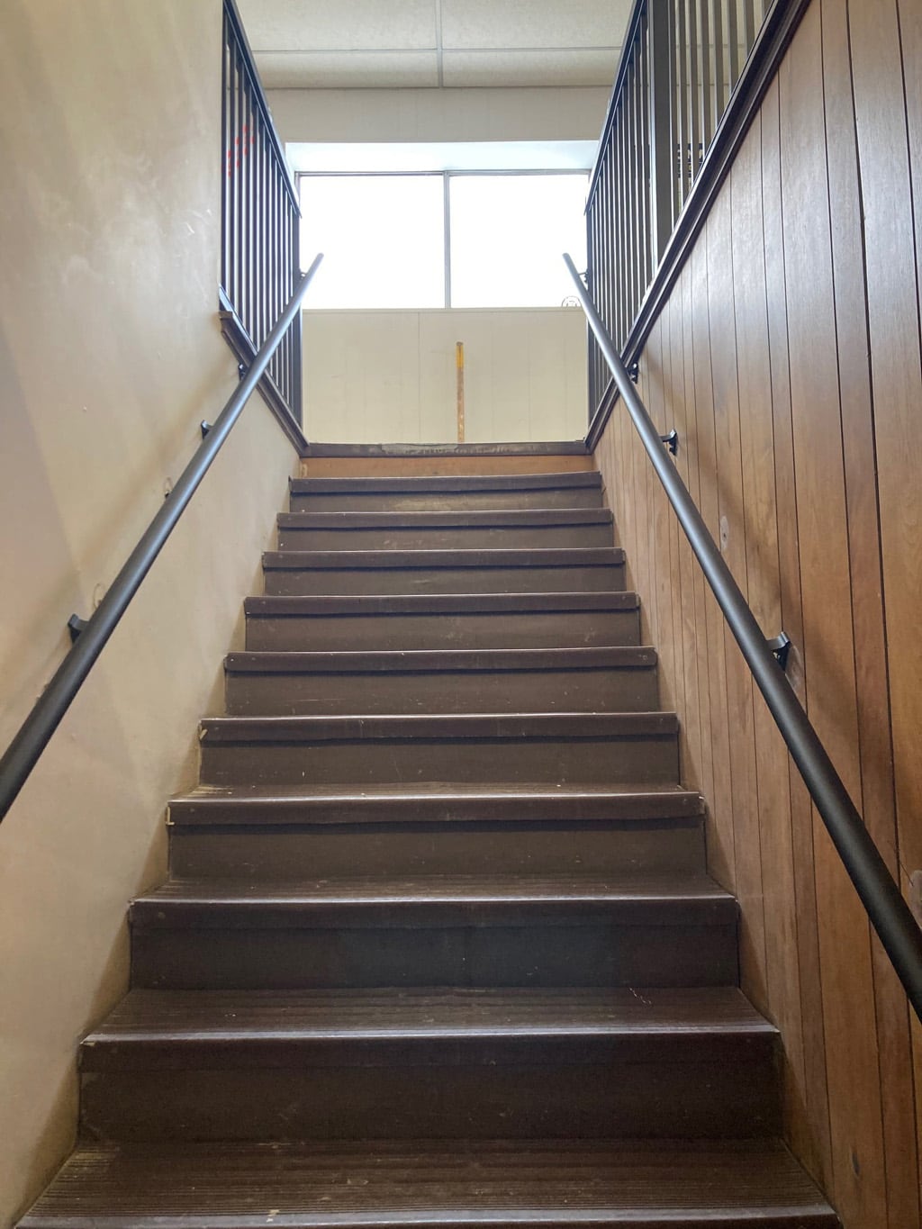 Pipe handrail for stairs