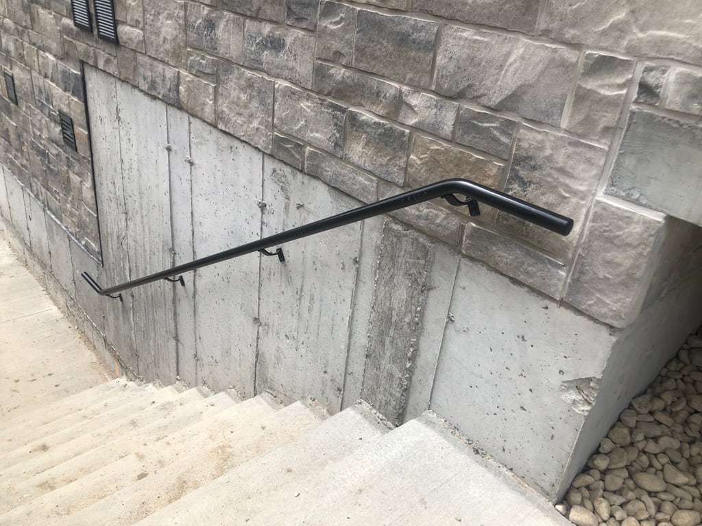 Pipe handrail for stairs