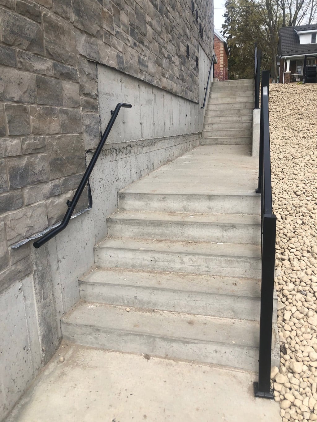 Pipe handrail for stairs